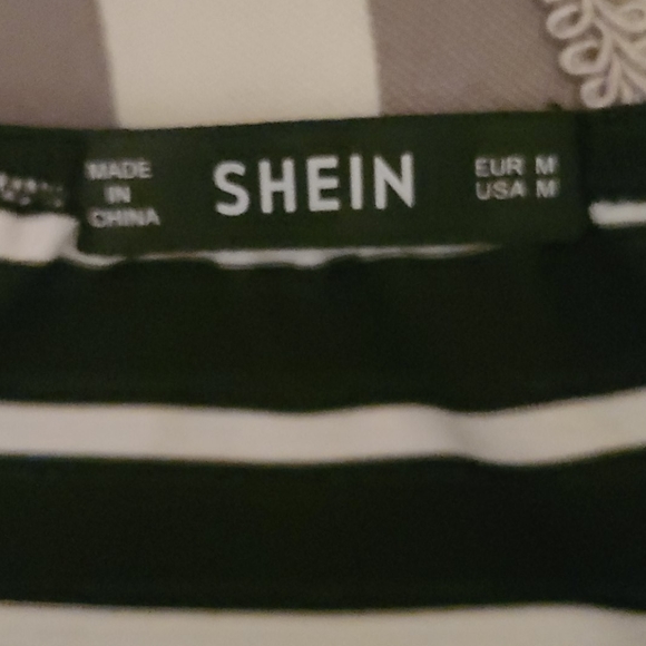 SHEIN romper. Size medium. Never worn. - Picture 4 of 4